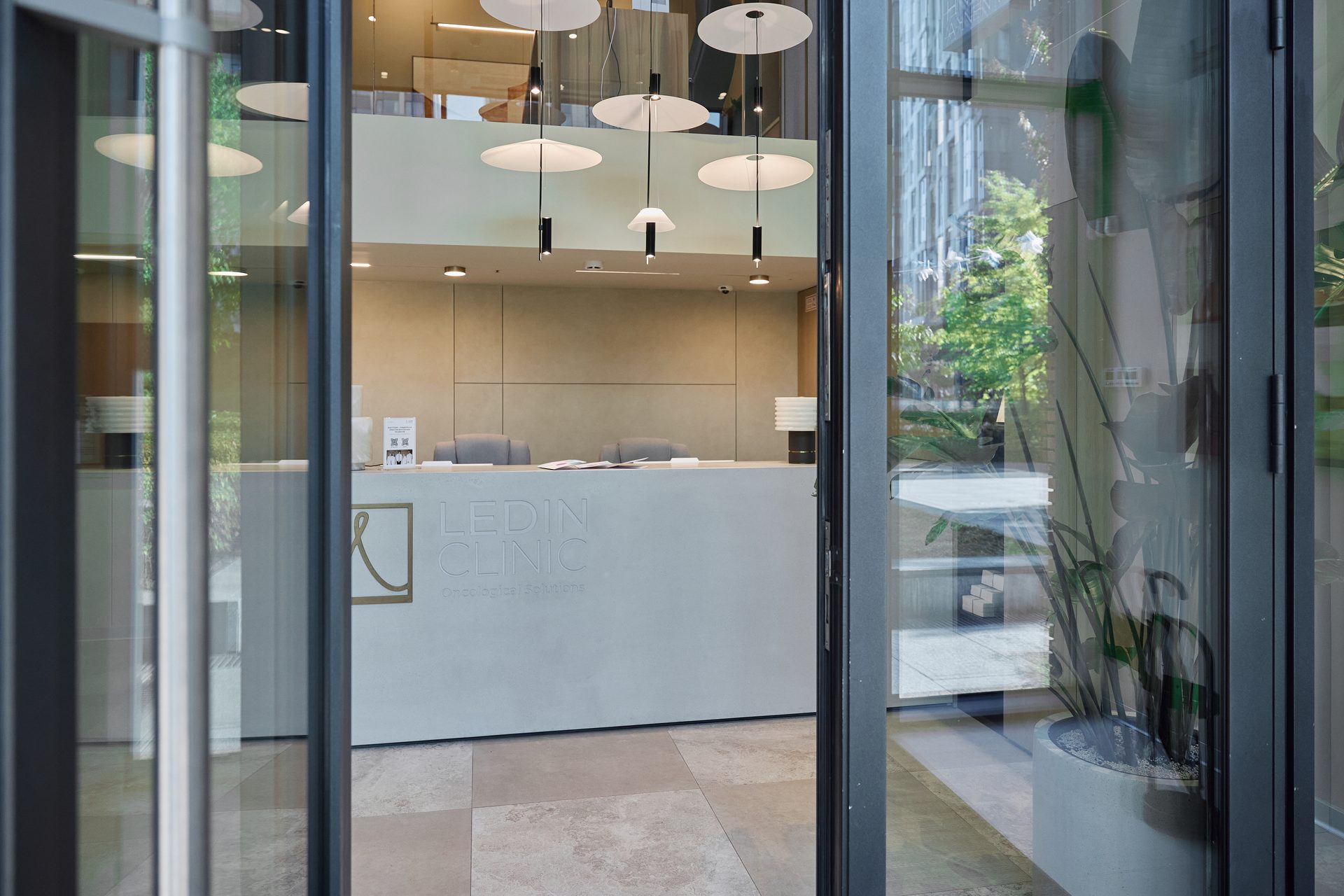 Интерьер онкологической клиники Евгения Ледина в Москве