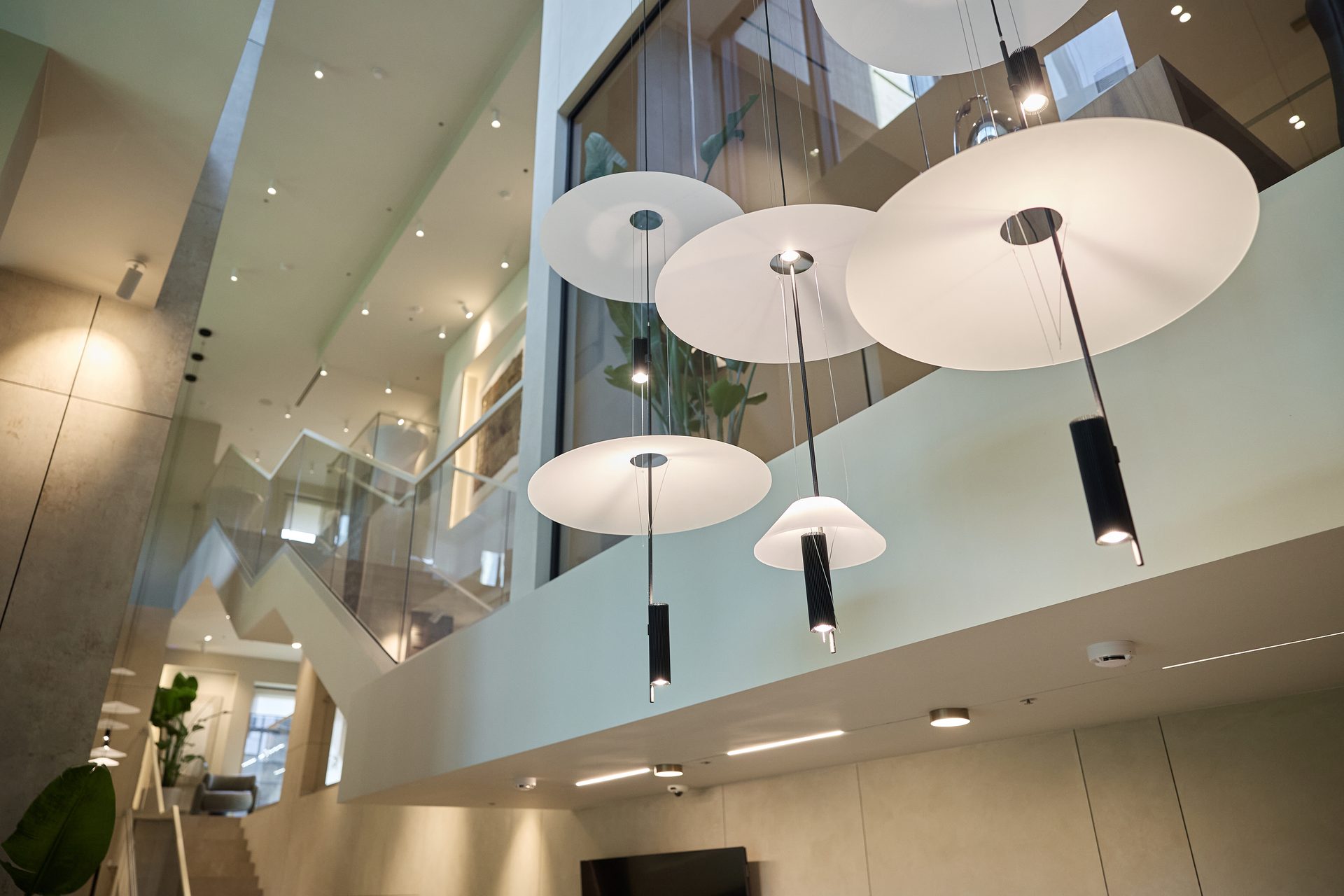 Зона ресепшен клиники Евгения Ледина